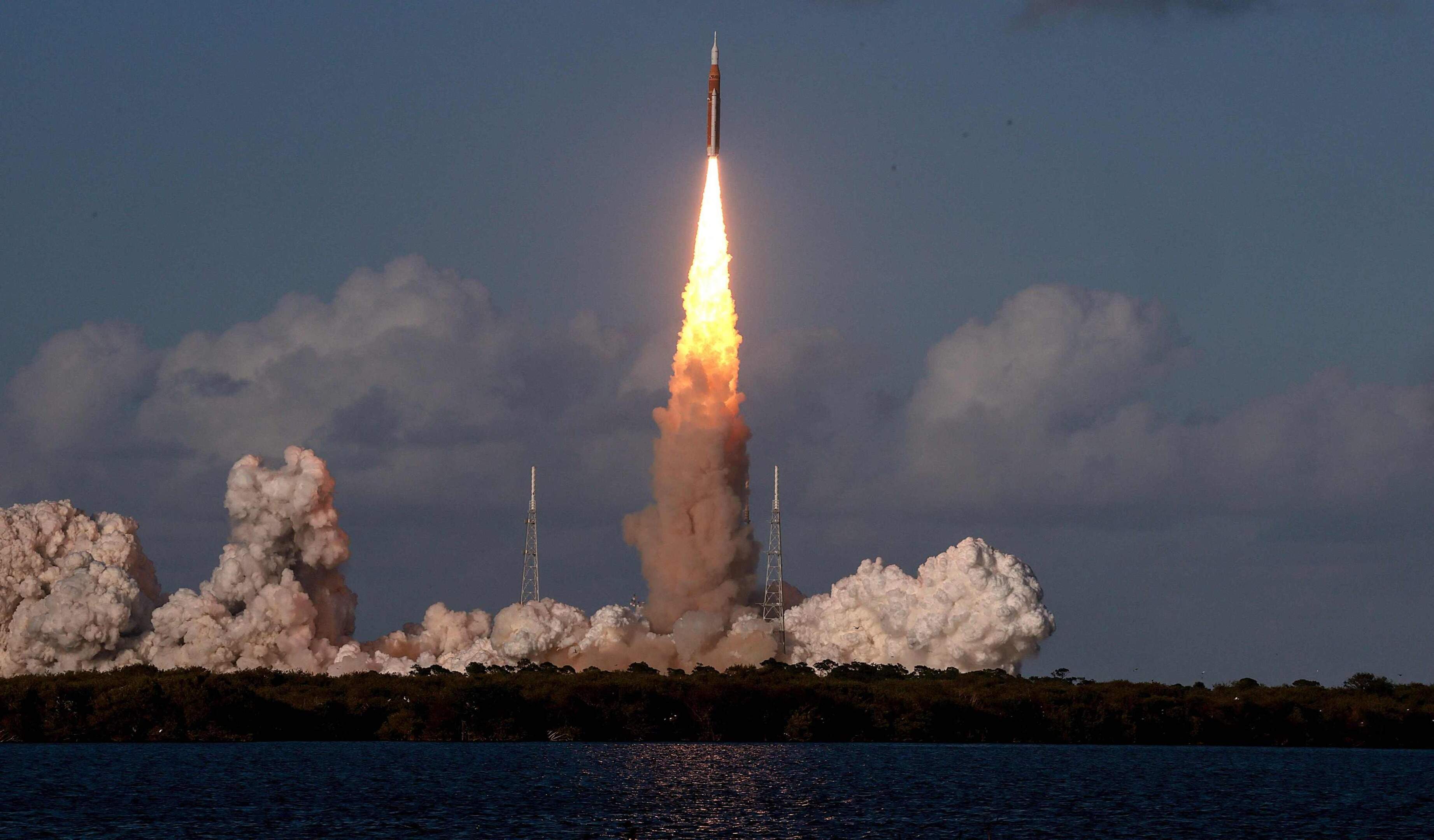 Groen licht voor Artemis II om koers te zetten richting maan